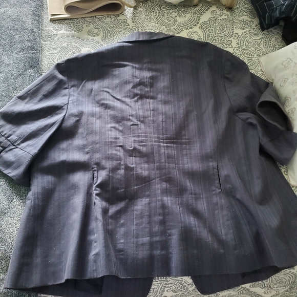 A blazer - Picture 3 of 3